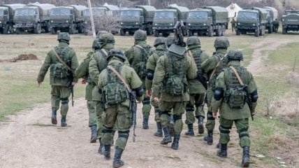 СМИ: РФ накапливает войска и технику на границе с Украиной