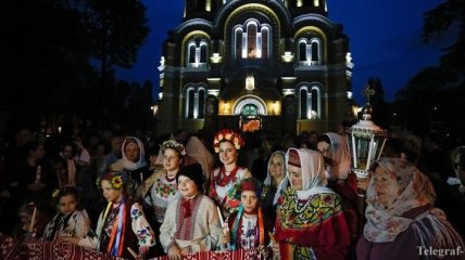 В храмах Украины прошли массовые мероприятия по случаю Пасхи (Фото)