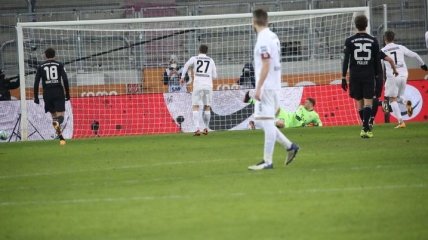 Рекорд Нойера и гол Левандовски - в обзоре матча Аугсбург - Бавария (видео)