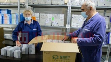 Скандал з доставкою Pfizer в Харків: "Телеграф" з'ясував, в яких умовах зберігають вакцину (фоторепортаж)