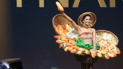 Мисс Вселенная 2018: вьетнамская участница показала шокирующий национальный наряд