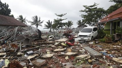 Мощное цунами в Индонезии забрало жизни более 200 граждан
