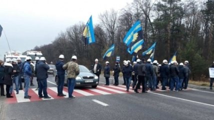Во Львовской области шахтеры перекрыли автотрассу до границы с Польшей