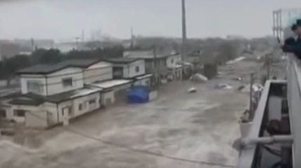 Наводнение в Китае: Более тысячи людей эвакуировано, есть погибшие