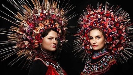 Восхитительные украинские девушки в традиционных венках (Фото)