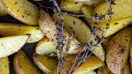 Румяный картофель в духовке