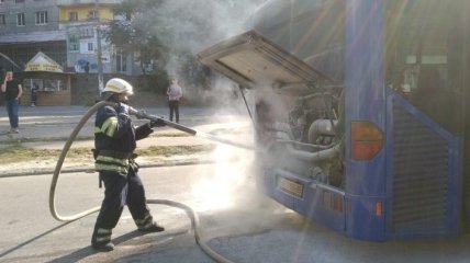 На Днепропетровщине загорелся пассажирский автобус