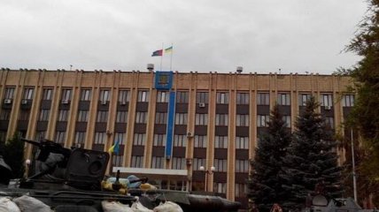 Флаг Украины поднят над Артемовском и Дружковкой (Фото, Видео)