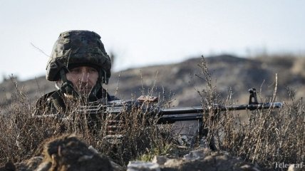 Позиции "Азова" в Широкино обстреливают более часа