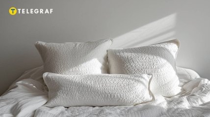 С точки зрения эзотерики, спать лучше на одной подушке (изображение создано с помощью ИИ)