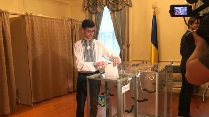 Украинцы в США приступили к голосованию: молодежь пришла первой