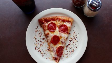 Пиццу можно приготовить в рекордно сжатые сроки прямо в кружке