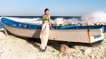 Надя Дорофеева похвасталась соблазнительным пляжным снимком 