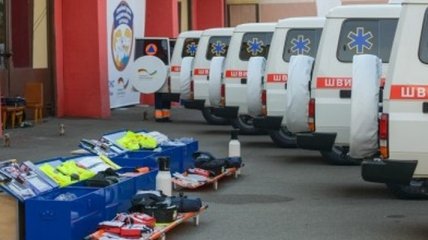 Германия передала Украине 12 автомобилей "скорой помощи"