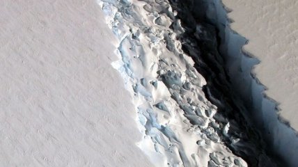 В Антарктиде нашли трещину длиной 112 километров