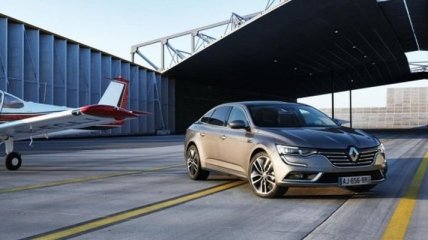Компания Renault представила седан Talisman 