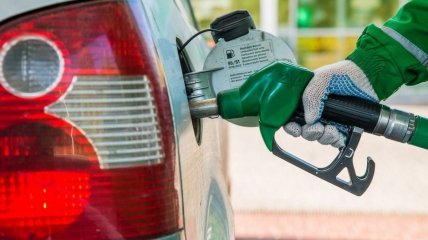 Все топливо в Украине падает в цене