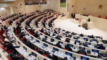 Парламент Грузии преодолел президентское вето