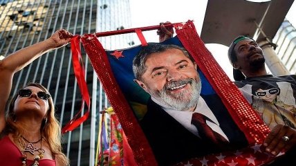 Экс-президент Бразилии сдался властям