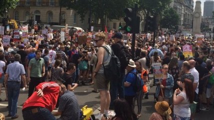 В Лондоне массовый протест: требуют отставки Мэй