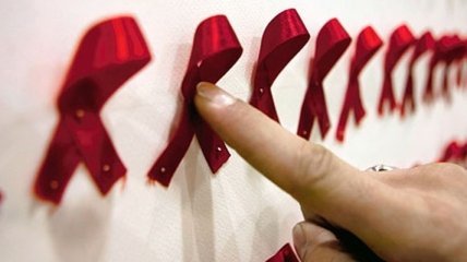 Больным ВИЧ иностранцам разрешили въезд в Украину