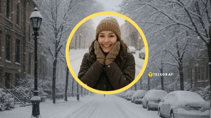 Девушка на заснеженной улице