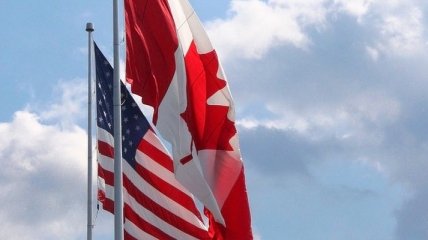 Канада і США закривають кордон від туристів