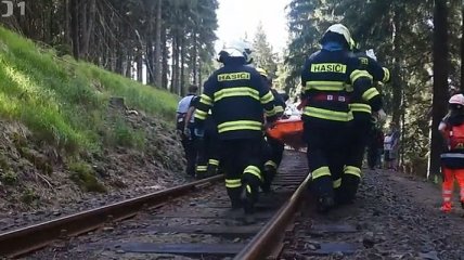 В Чехии на железной дороге масштабная авария: лоб в лоб столкнулись два пассажирских поезда