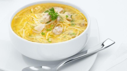 Як приготувати смачний курячий суп з вермішеллю