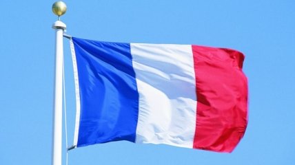 Во Франции продлили чрезвычайное положение