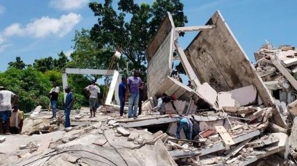 Мощнейшее землетрясение в Гаити: более трёх сотен человек погибли (фото)