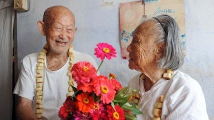 Китайская пара после 88 лет брака сделала свадебные фото