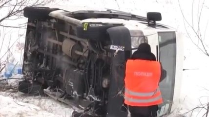В Ровенской области с трассы слетел автобус, есть пострадавшие