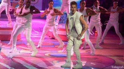 Бибер признан лучшим певцом на "MTV EMA 2012" 