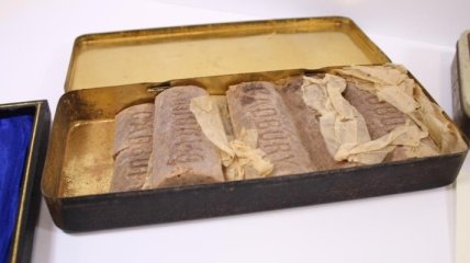 На Британском аукционе продадут шоколад столетней давности 