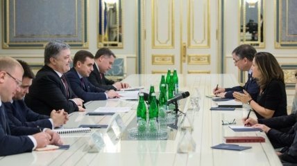 Встреча Порошенко и Фриланд: обсудили миротворцев на Донбассе