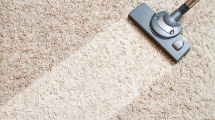 Как очистить пятна на ковре в домашних условиях