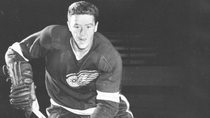 Умер легендарный канадский хоккеист 