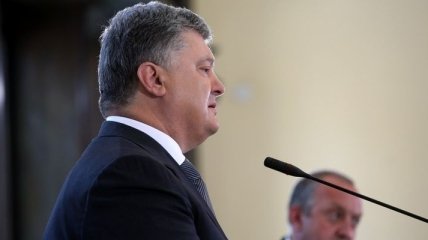 Порошенко: РФ шантажирует признанием независимости "ЛДНР" по абхазскому сценарию