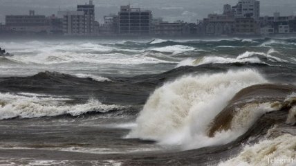 Тайфун в Японии обесточил тысячи домов  