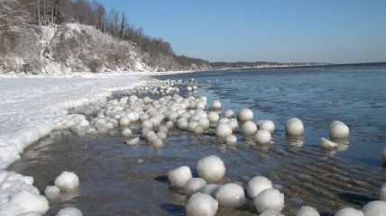 Стала известна причина появления "ледяных шаров"