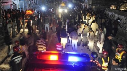 В Пакистане террорист-смертник устроил взрыв в толпе шиитов