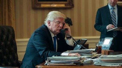 СМИ: Белый дом решил засекретить телефонные разговоры Трампа