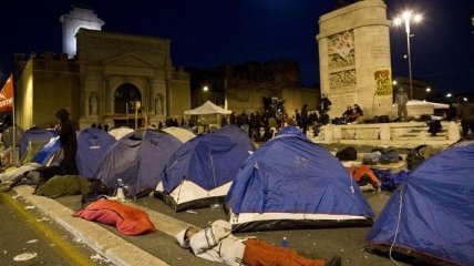 На улицах Рима воцарился хаос: стычки манифестантов не прекращаются