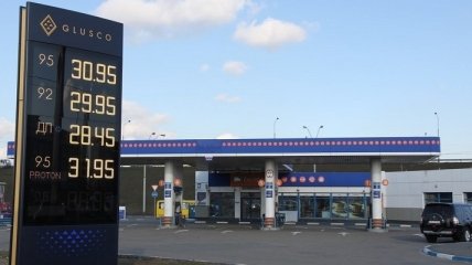 На заправках Glusco Медведчука снова продают топливо: а как же санкции?