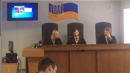 Защите Януковича отказали в отводе коллегии судей