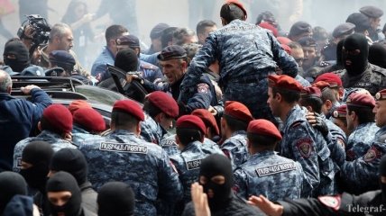Протесты в Армении: в Ереване задержаны 200 человек