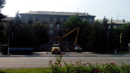 В Дружковке демонтировали памятник Ленину (Фото, Видео)