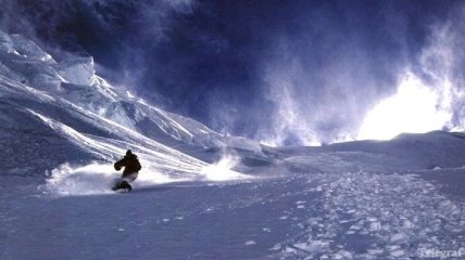 На склоне Ай-Петри упал сноубордист