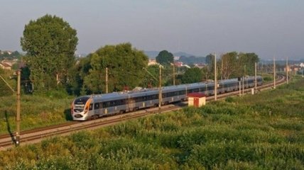Во Львовской области поезд Интерсити насмерть сбил человека